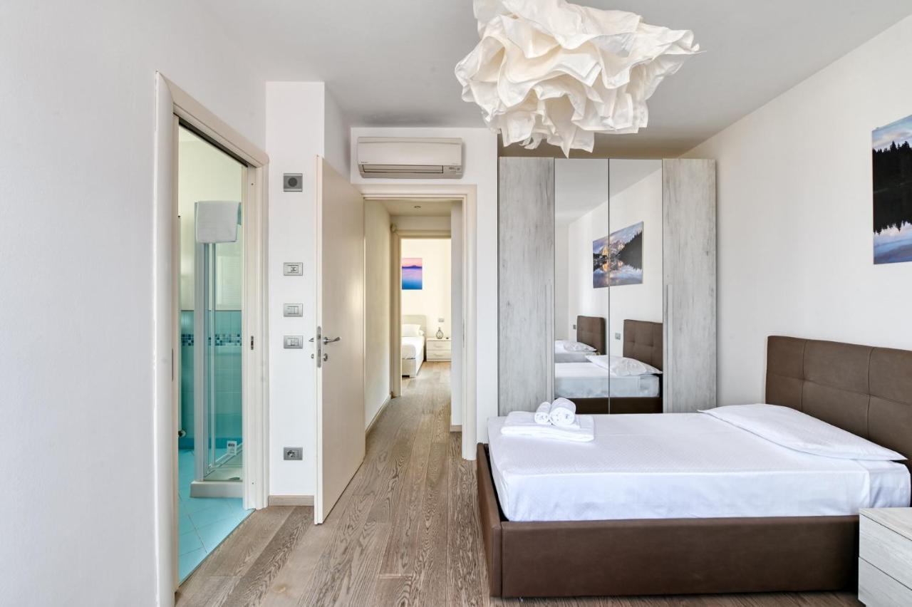 Pearl House - Sirmione Holiday - Jacuzzi Privata מראה חיצוני תמונה
