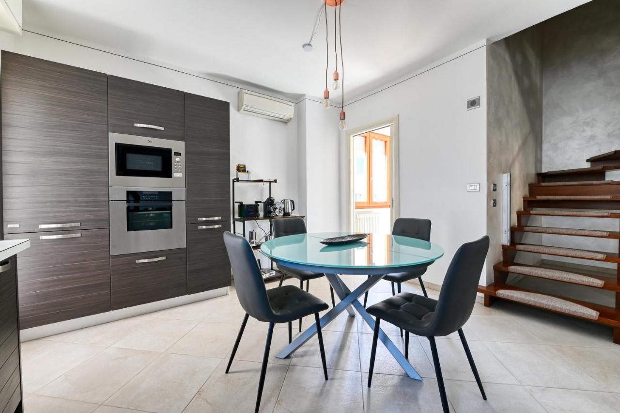 Pearl House - Sirmione Holiday - Jacuzzi Privata מראה חיצוני תמונה