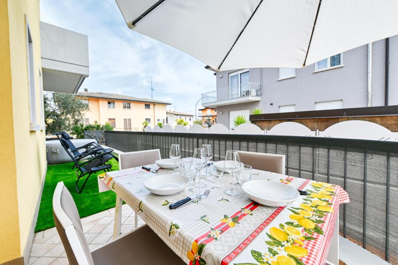 Pearl House - Sirmione Holiday - Jacuzzi Privata מראה חיצוני תמונה
